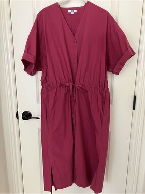 Uniqlo U V-Neck Button-Front Midi Dress in Wine/Maroon